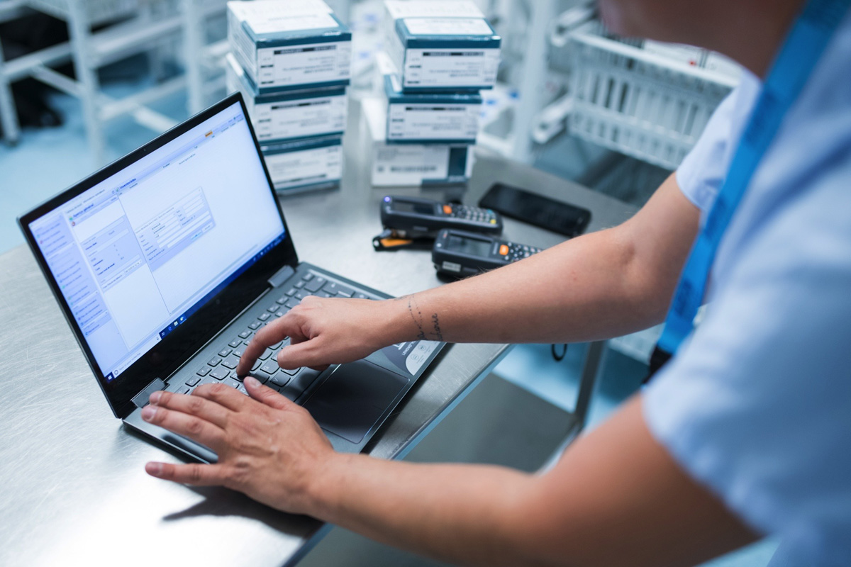 Réalisation d'un inventaire dans une clinique