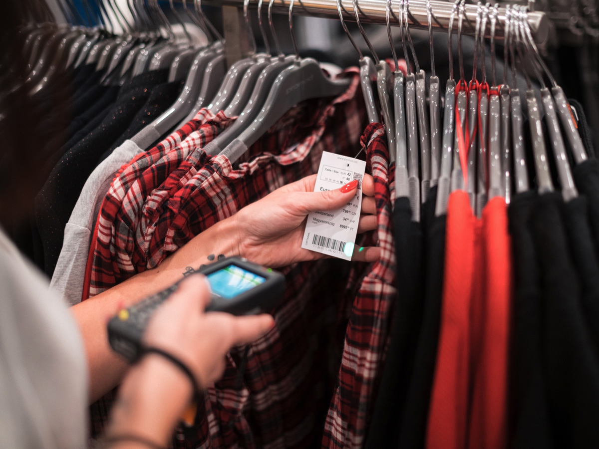 Scannage de vêtement lors d'un inventaire